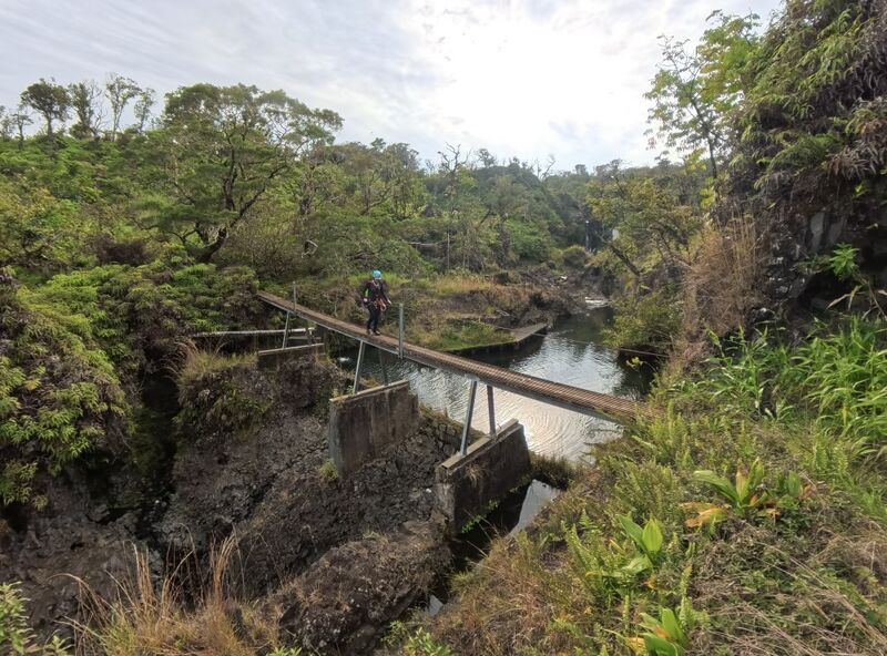 File:Emerald Canyon footbridge.jpg