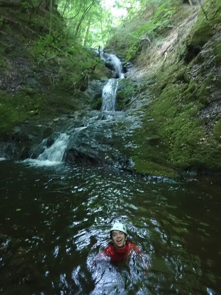 File:Barvick Falls pic3.jpg
